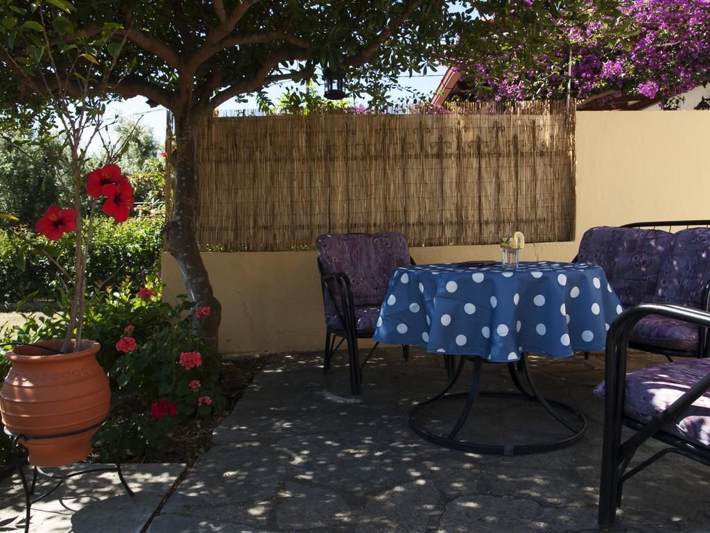 Neria Summer Houses Hanioti Exterior photo