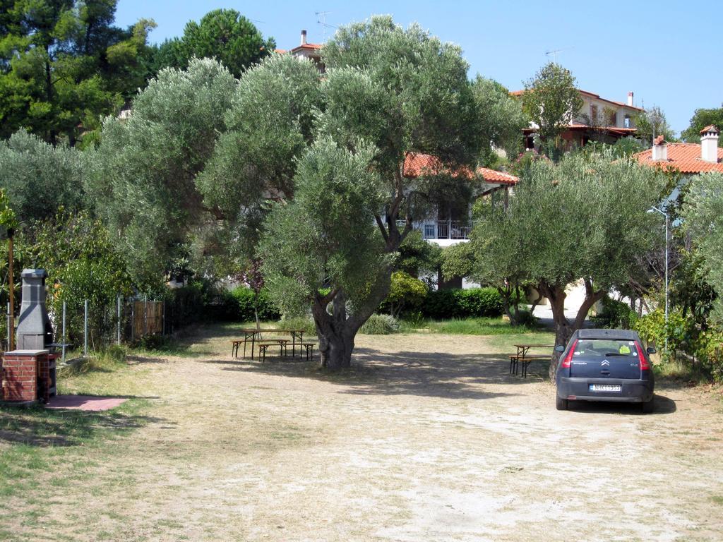 Neria Summer Houses Hanioti Exterior photo