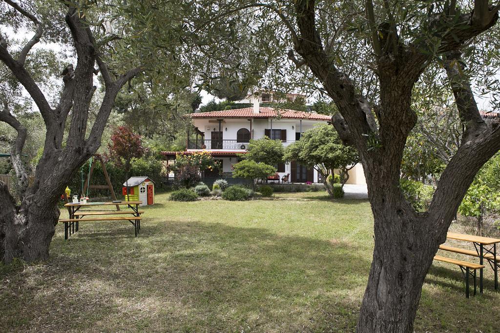 Neria Summer Houses Hanioti Exterior photo