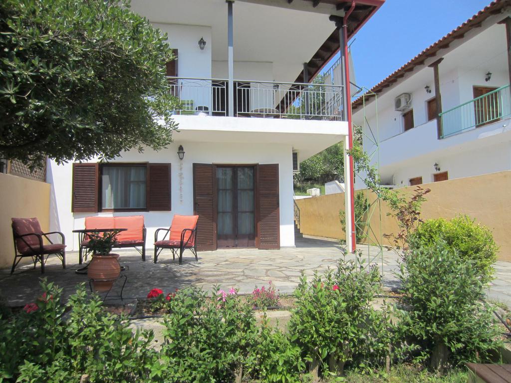 Neria Summer Houses Hanioti Exterior photo